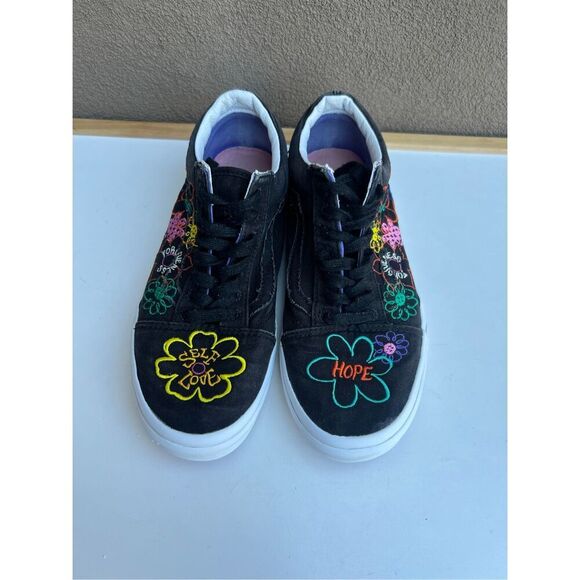 Vans Embroidered Black Cultivate Care Garden Old Skool Sneaker Womens Size 9 - Picture 2 of 8